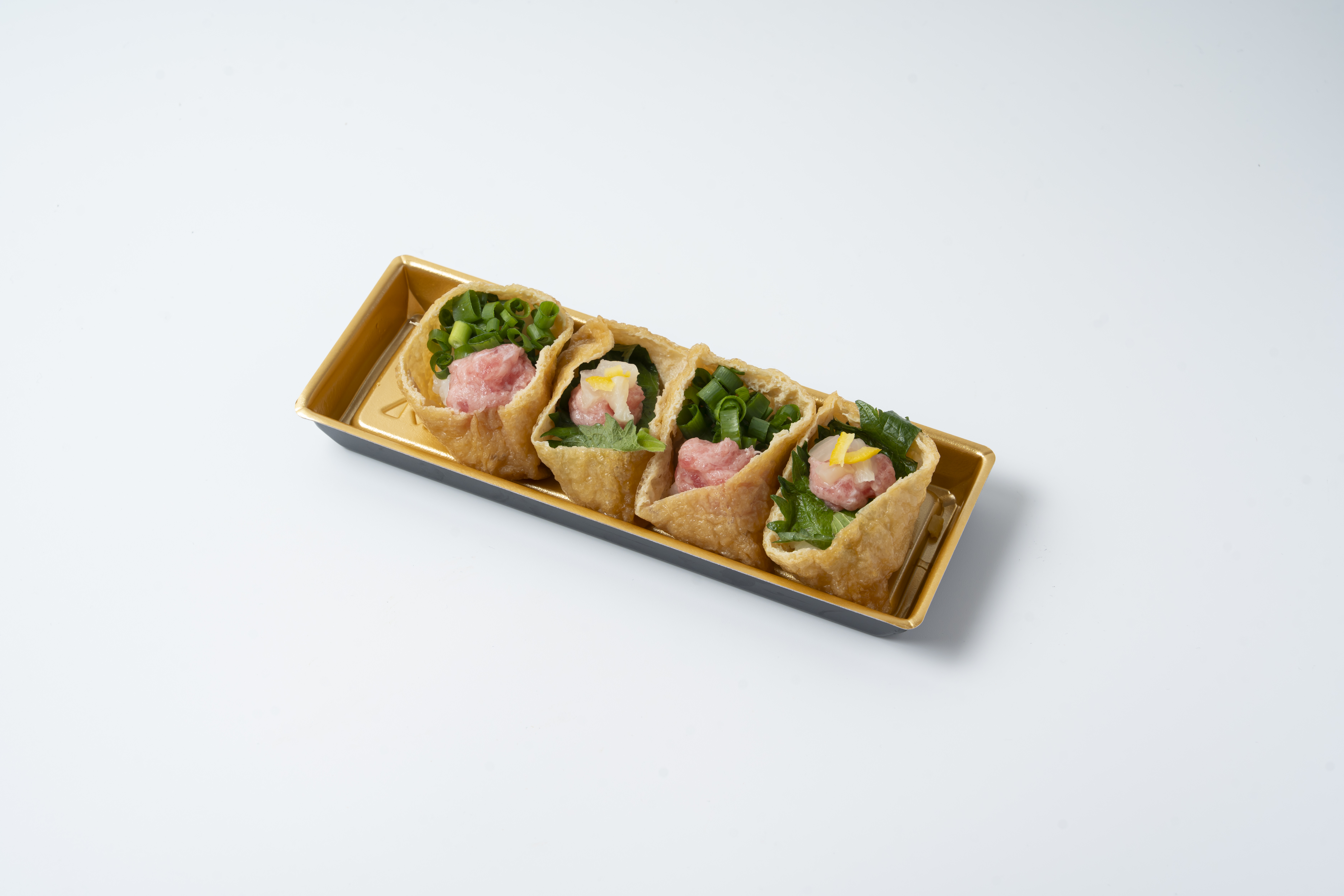 とろたく4貫 1,100円(税込)