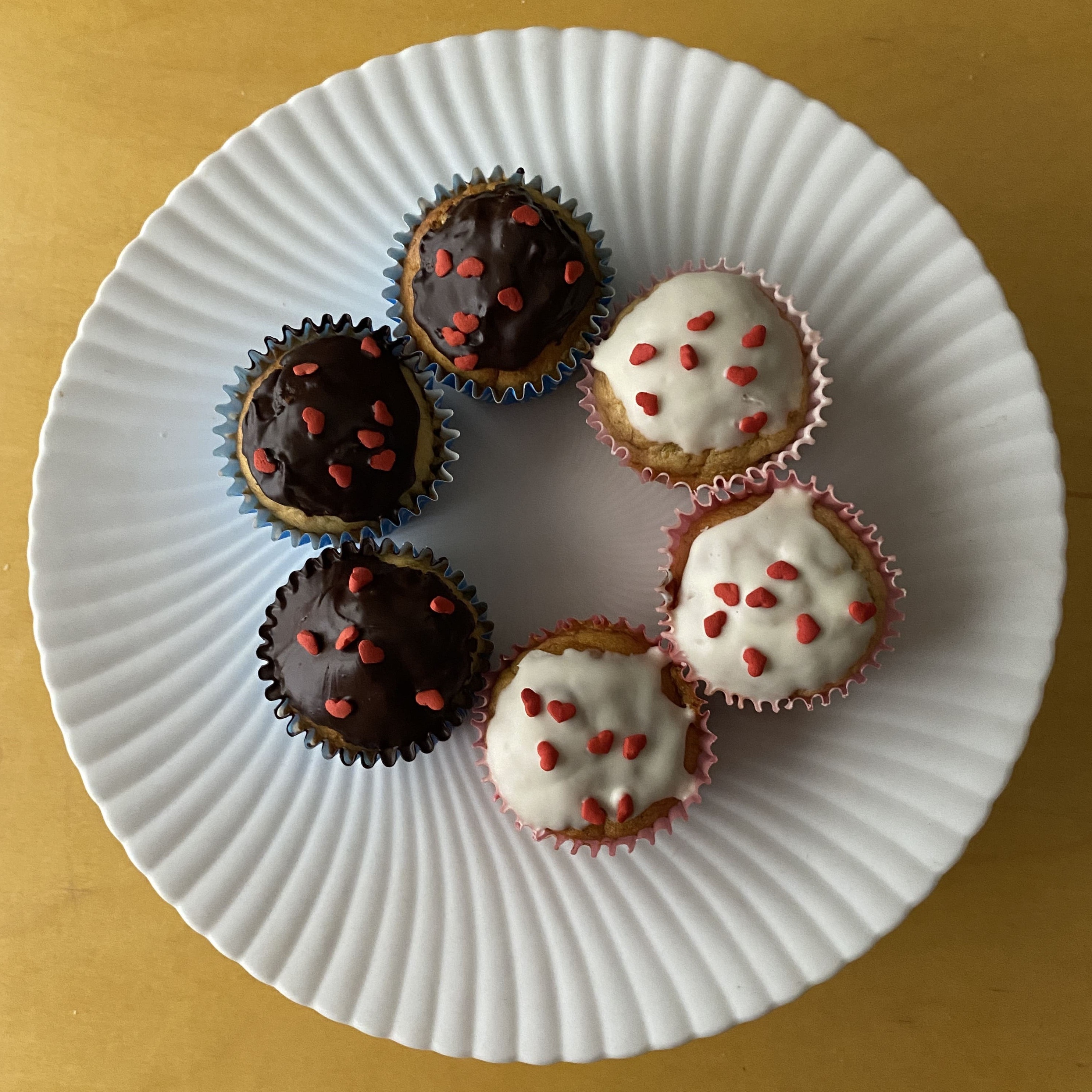 ハートチョコバナナケーキ・ハートあまおうホワイトチョコケーキ