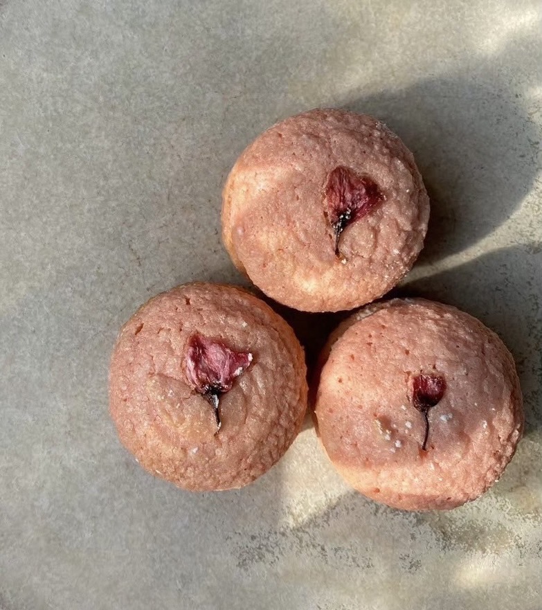 桜と抹茶のダックワーズ