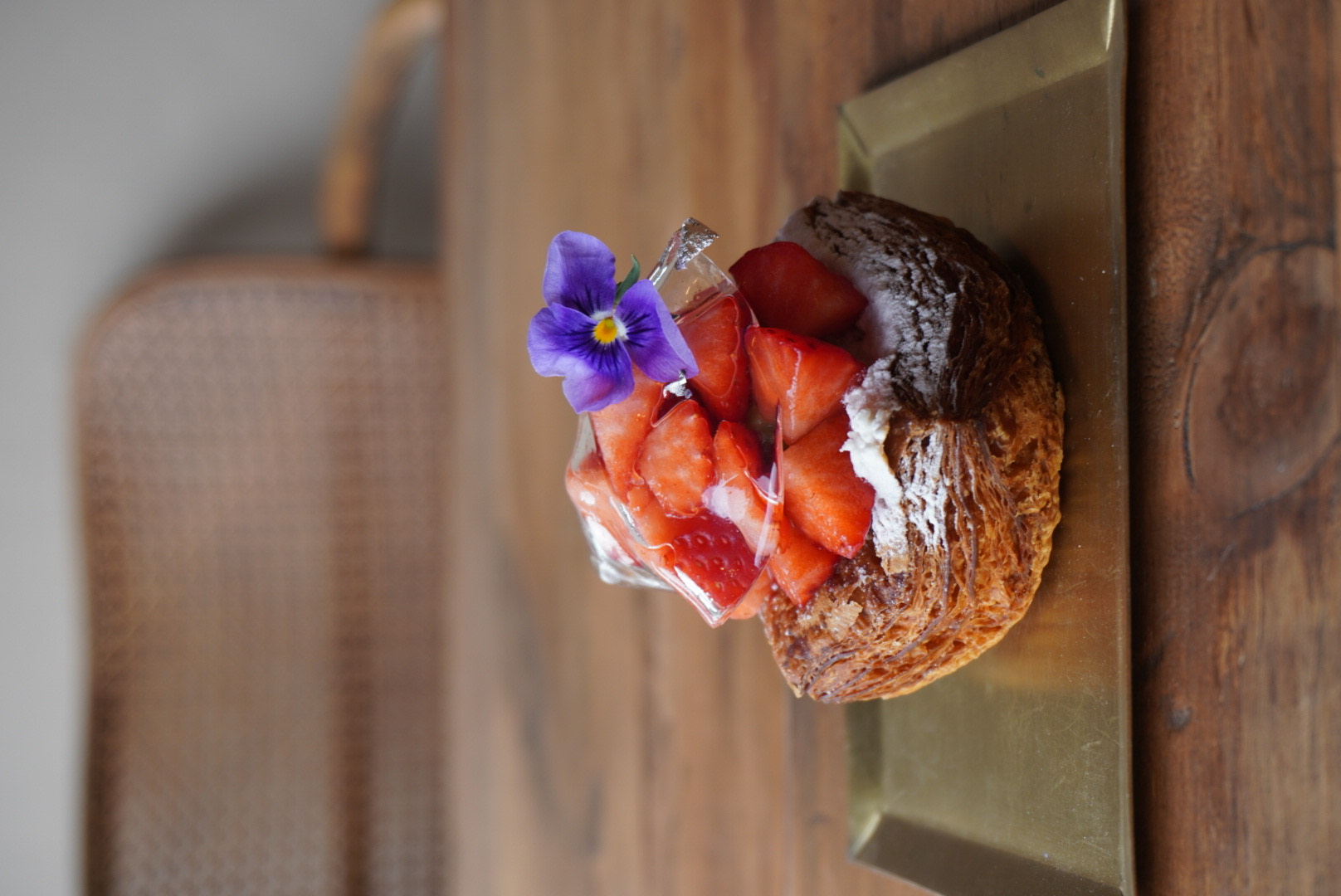 いちごと練乳餡デニッシュ