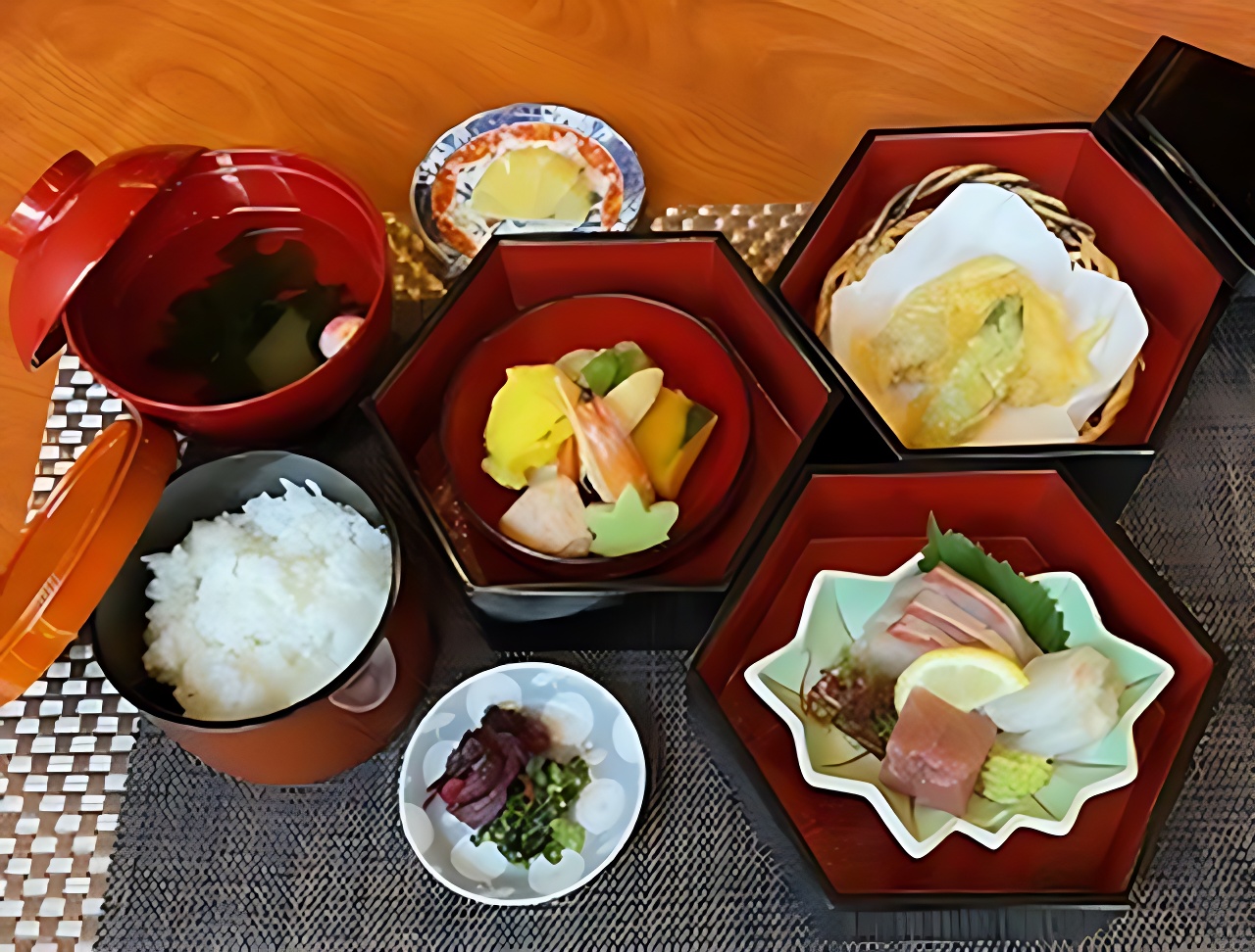 季節の彩り御膳