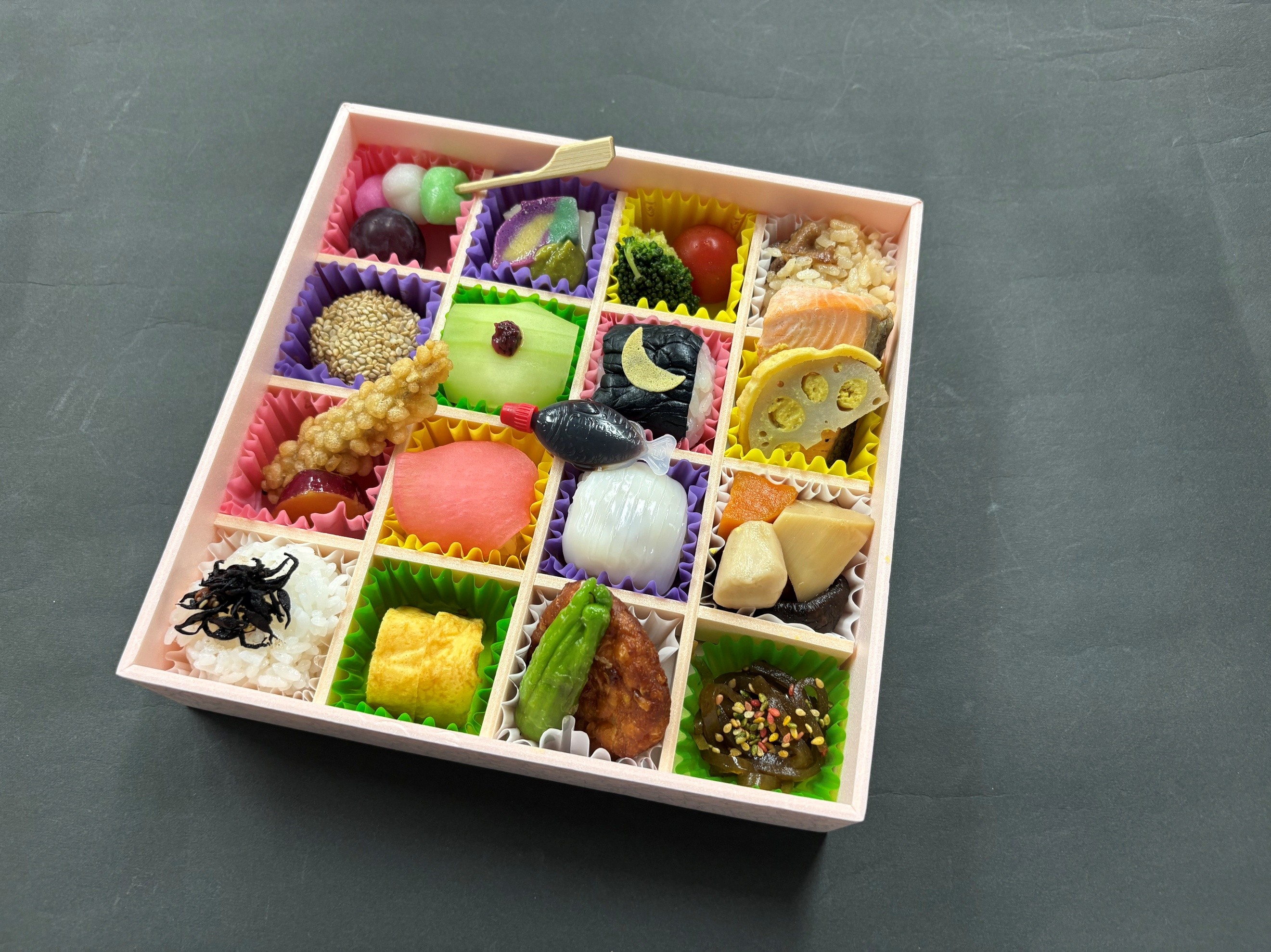 葉月の賑わい弁当
