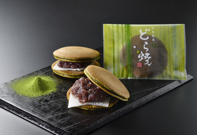 抹茶どら焼き 300円(税込)